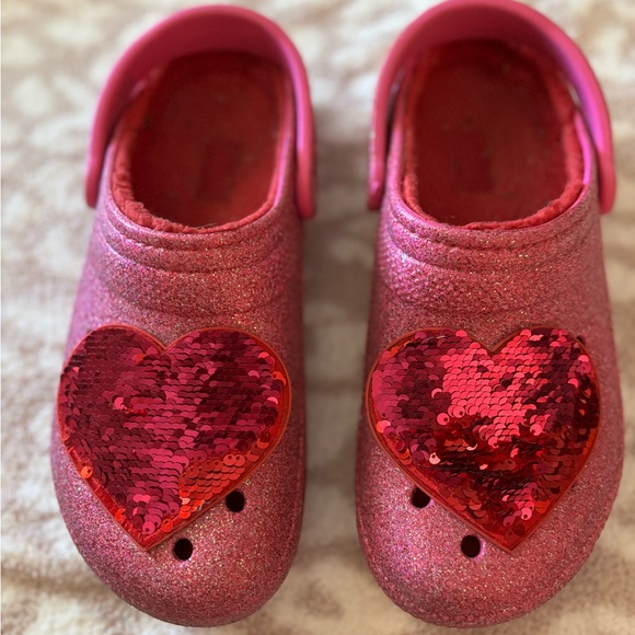 Crocs Classic Lined Pink Glitter Heart Clog - Picture 1 of 3